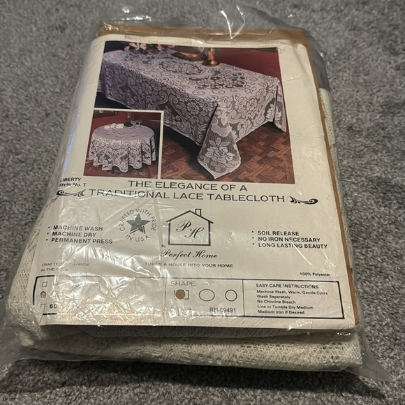 Vintage Lace Table Cloth Rectangular 60”x 80” Perfect Home Made in USA Ivory - Picture 2 of 5